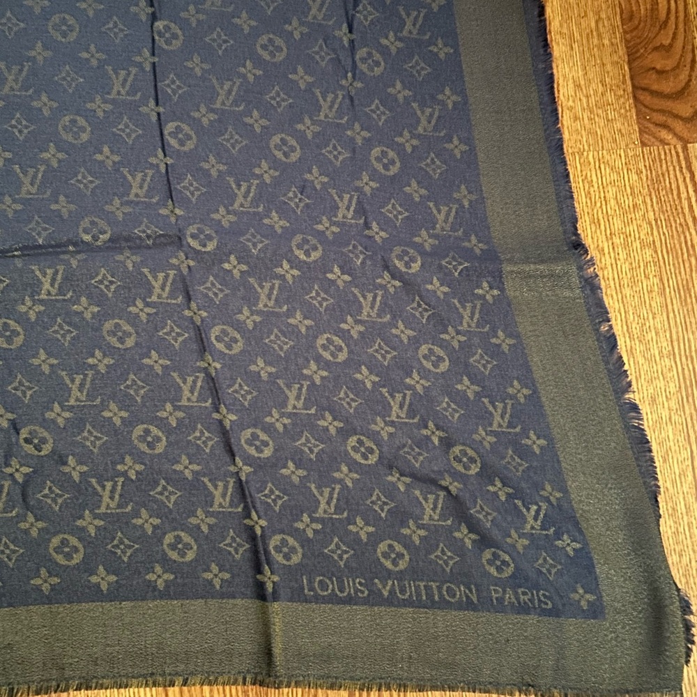 Scarf - Picture 4 of 6